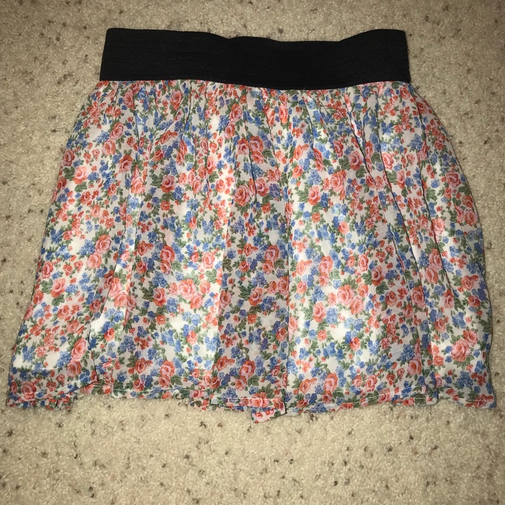 💗2 for 7$💗 floral skirts